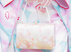 ハンドバッグと巾着バッグ